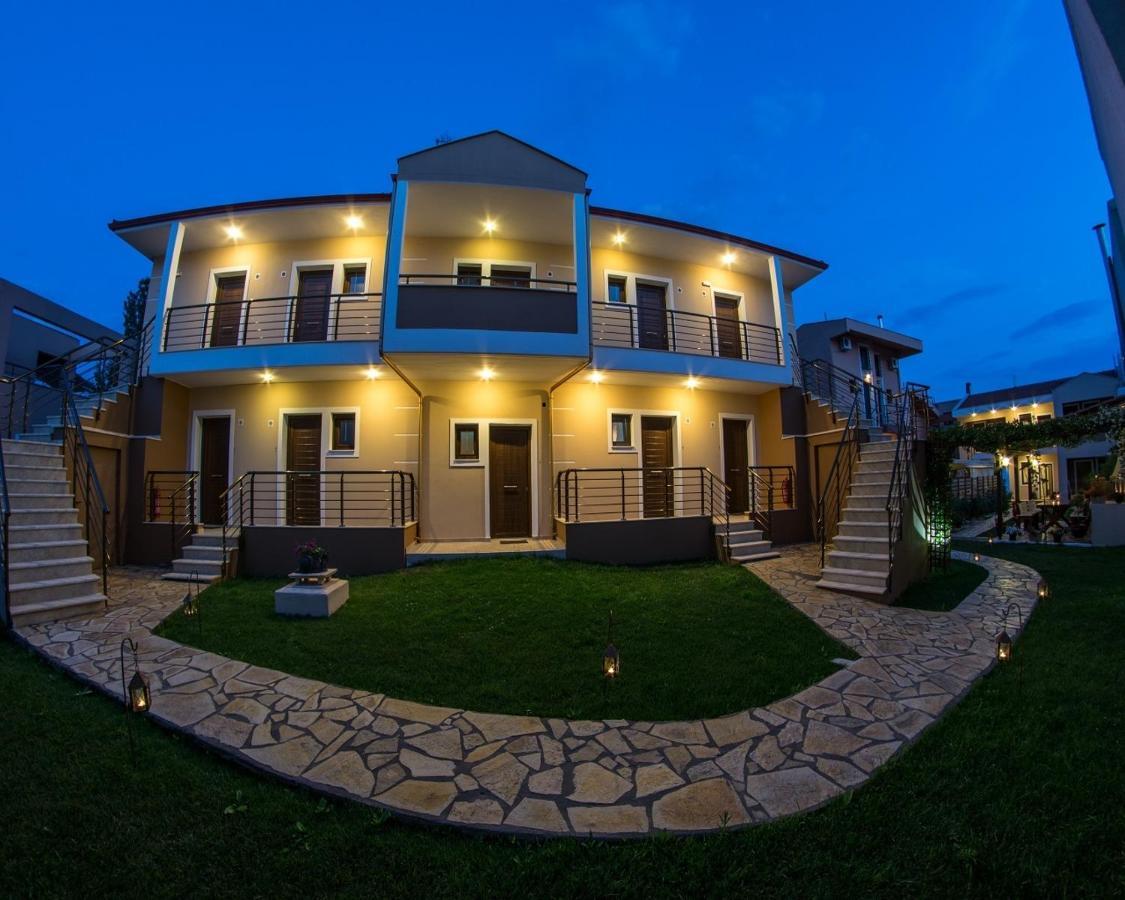 Dafni'S Seaside Luxury Studios Nikiti  Extérieur photo