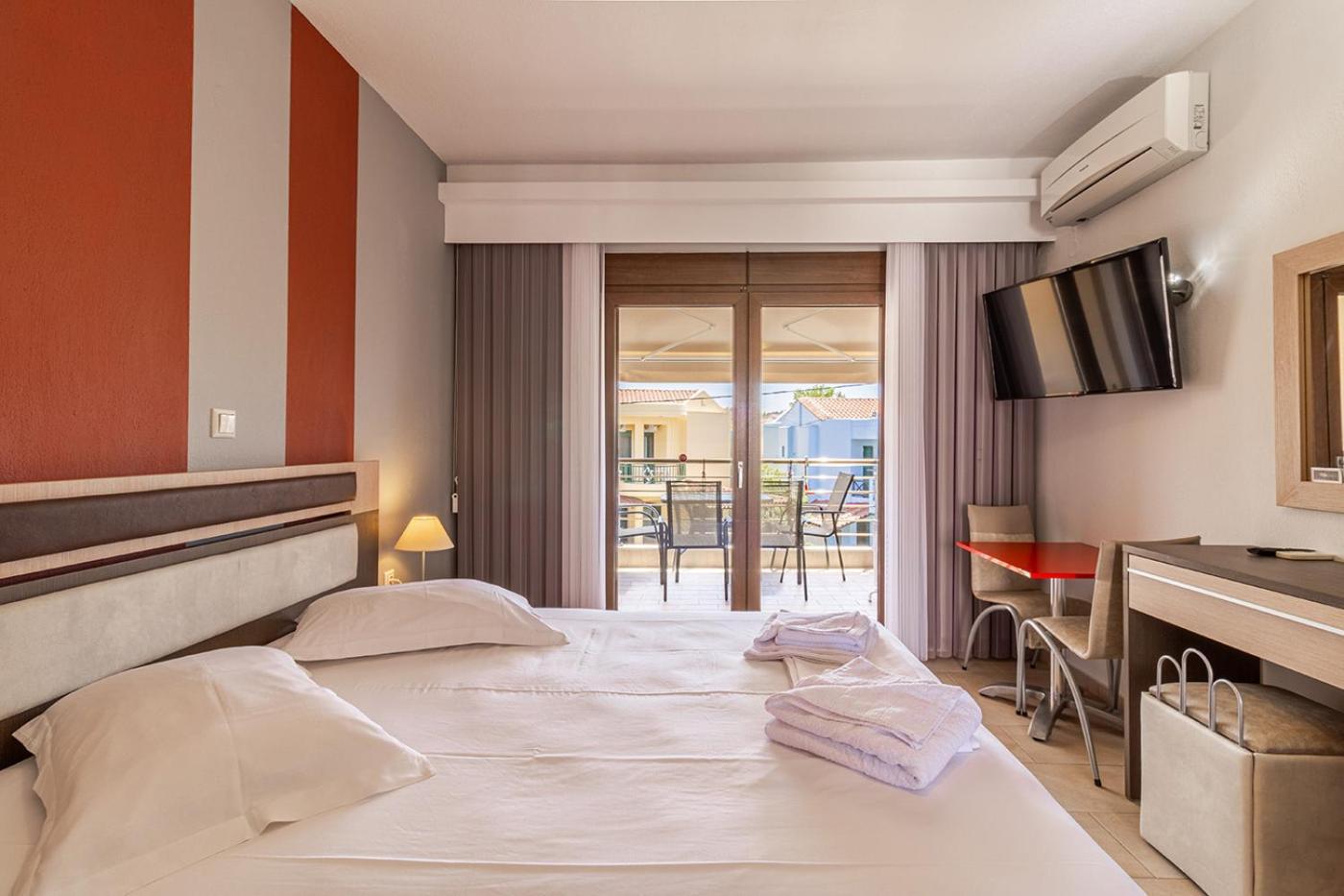 Dafni'S Seaside Luxury Studios Nikiti  Extérieur photo
