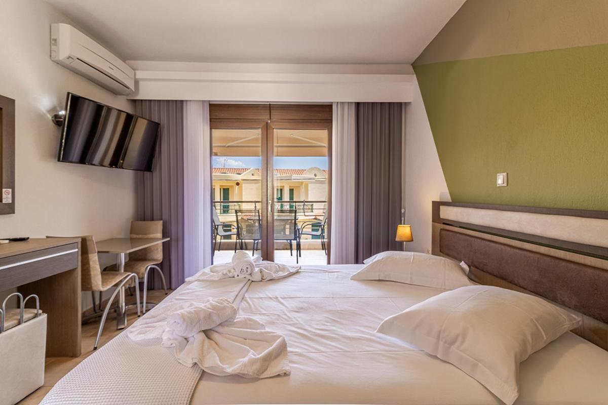 Dafni'S Seaside Luxury Studios Nikiti  Extérieur photo