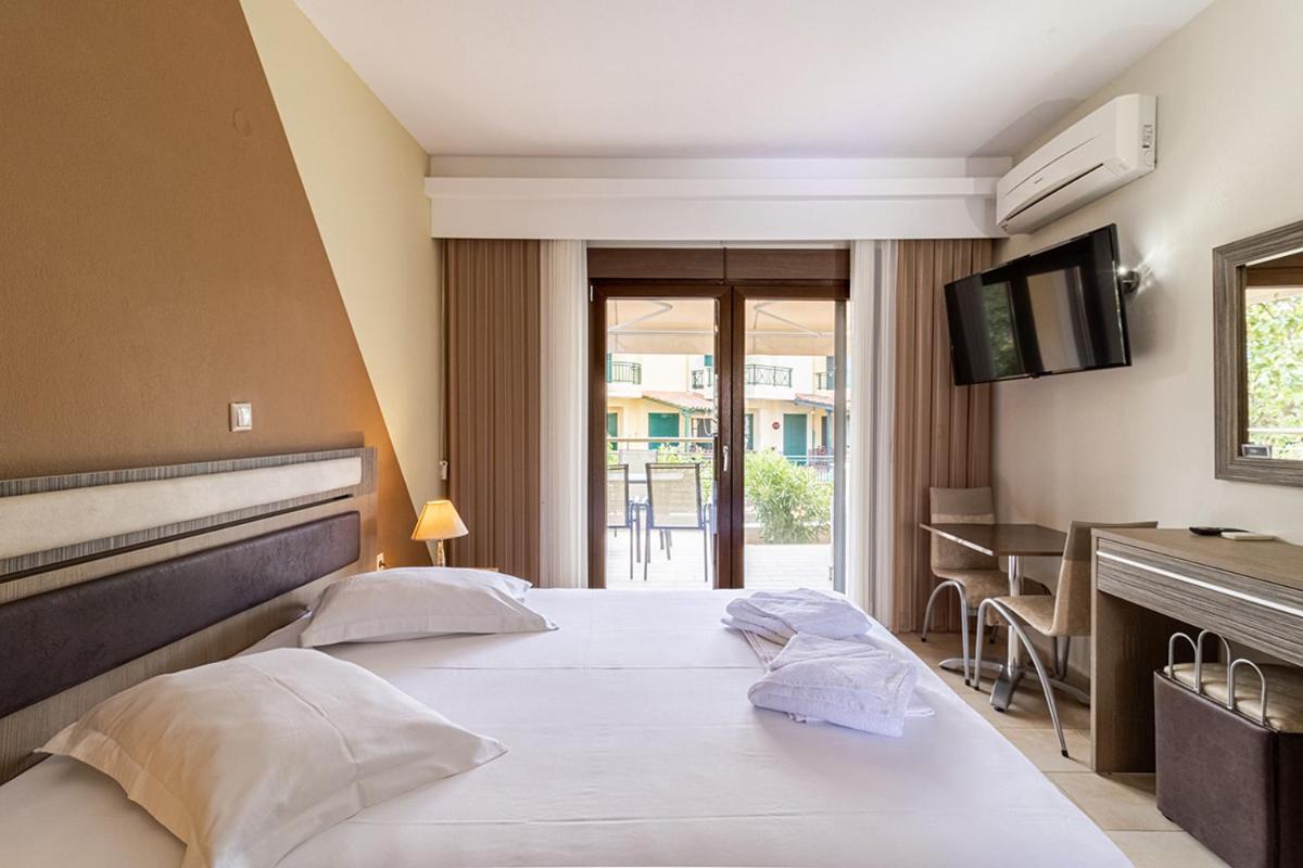 Dafni'S Seaside Luxury Studios Nikiti  Extérieur photo