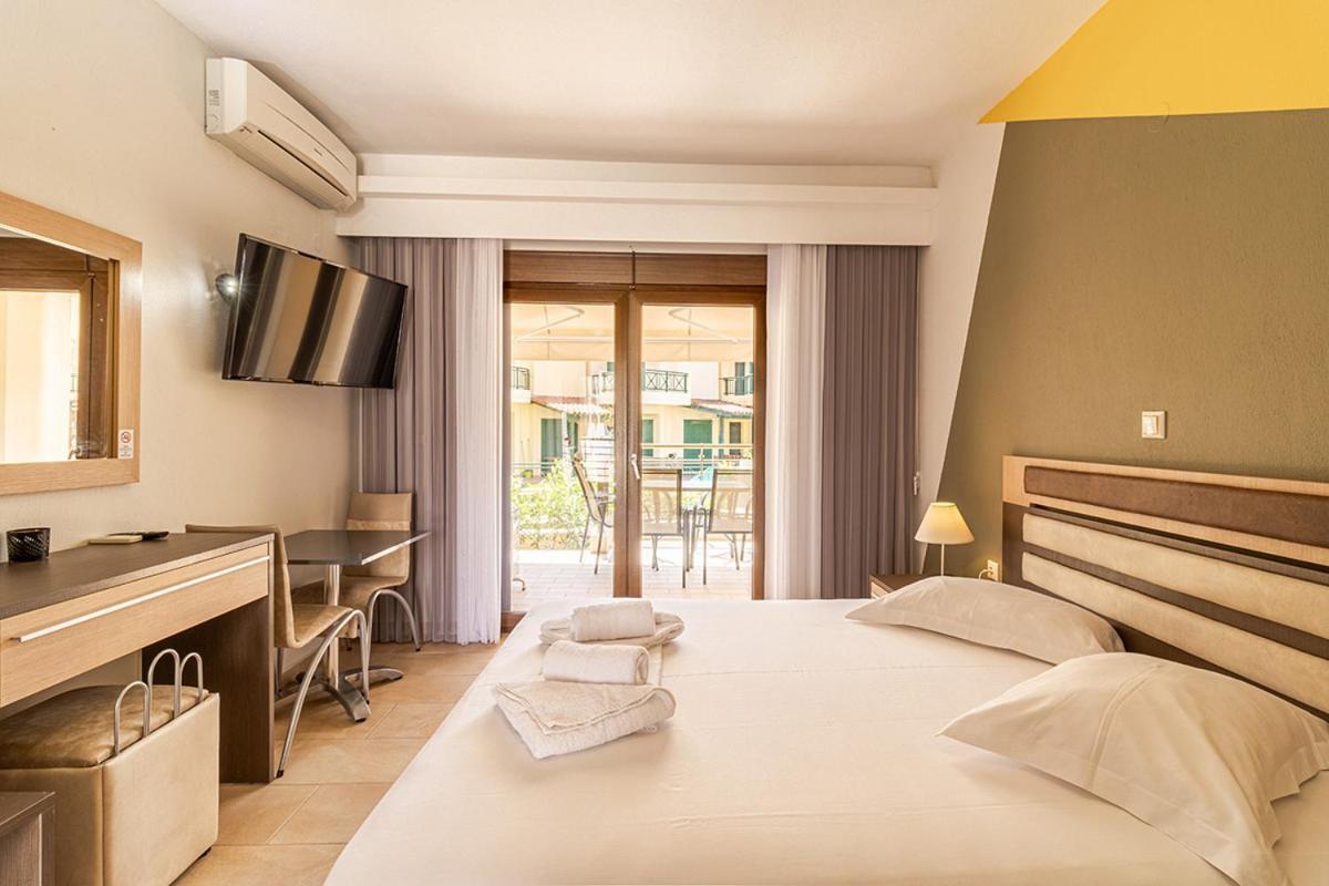 Dafni'S Seaside Luxury Studios Nikiti  Extérieur photo