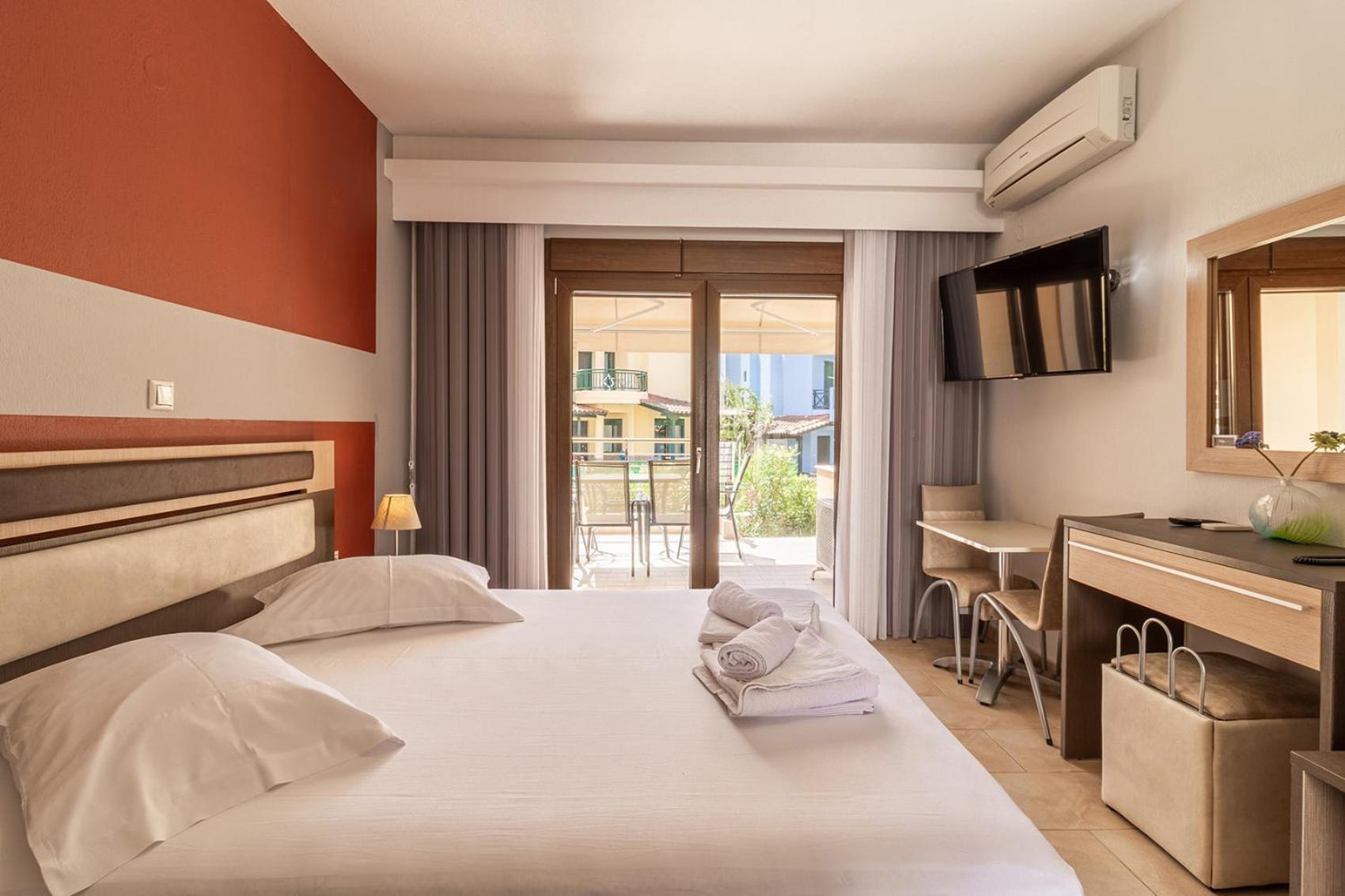 Dafni'S Seaside Luxury Studios Nikiti  Extérieur photo